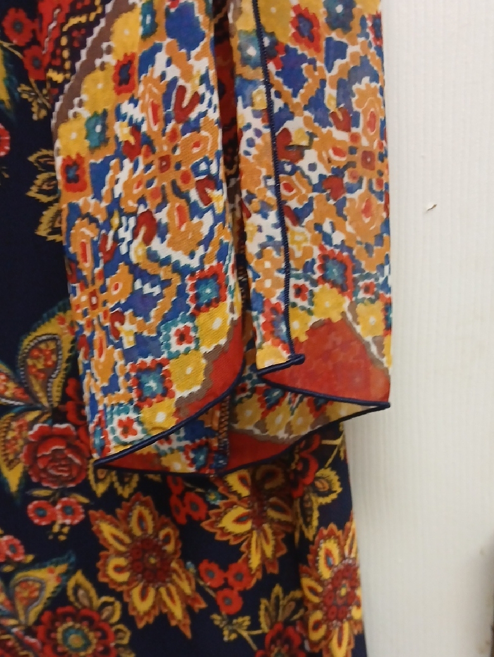 Madison Leigh Boho Chiffon Shift Dress with Split Sleeves Navy Plus Size 16. - Picture 6 of 13